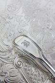 画像4: 極美品　1868年　シェル型　純銀製　アンティーク　キャディ　スプーン　ヴィクトリアン銀器の代表　ジョージアダムス工房　肉厚の逸品 (4)
