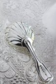 画像2: 極美品　1868年　シェル型　純銀製　アンティーク　キャディ　スプーン　ヴィクトリアン銀器の代表　ジョージアダムス工房　肉厚の逸品 (2)