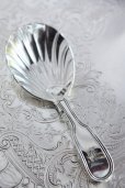 画像1: 極美品　1868年　シェル型　純銀製　アンティーク　キャディ　スプーン　ヴィクトリアン銀器の代表　ジョージアダムス工房　肉厚の逸品 (1)