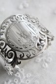 画像2: 美品　非常に手の込んだ見事な透かし　1902年　エドワーディアン　アンティークシルバー　純銀製　希少なナプキンリング　英国シェフィールド (2)
