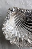 画像3: 豪華美品　1897年　英国シェフィールド製　アンティークシルバー　純銀製　シェル型　ディッシュトレイ　全面に見事な飾り象嵌 (3)