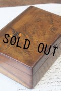 希少　アンティーク　モシュリンヌ　大振りの木製ボックス　可愛いツバメ（刻んだ後に色付）　オリーブの木　美品　15×10.2×H6.2ｃｍ