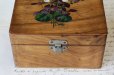 画像3: 手書きの可憐なスミレとスズランの花束　アンティーク　モシュリンヌ　ジュエリーボックス　オリーブの木製　10.8×8.6×H 6.1ｃｍ　1900年代初期製 (3)