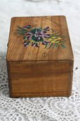 画像3: 手書きの可憐なスミレとミモザの花束　アンティーク　モシュリンヌ　オリーブの木製ボックス　11.8×8.6×H 6.2ｃｍ　1900年代初期製 (3)