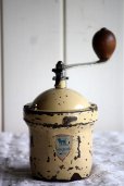 画像1: 絶妙の枯れ具合　1950〜1952年　フランス製　アンティーク　プジョー　コーヒーミル　GI　アイボリー　刃は完全メンテナンス済の極美 (1)