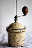画像4: 絶妙の枯れ具合　1950〜1952年　フランス製　アンティーク　プジョー　コーヒーミル　GI　アイボリー　刃は完全メンテナンス済の極美 (4)