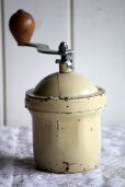 画像4: 1950〜1952年　フランス製　アンティーク　プジョー　コーヒーミル　GI　アイボリー　絶妙の枯れ具合　刃は完全メンテナンス済の極美 (4)