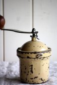 画像3: 絶妙の枯れ具合　1950〜1952年　フランス製　アンティーク　プジョー　コーヒーミル　GI　アイボリー　刃は完全メンテナンス済の極美 (3)