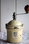 画像1: 1950〜1952年　フランス製　アンティーク　プジョー　コーヒーミル　GI　アイボリー　絶妙の枯れ具合　刃は完全メンテナンス済の極美 (1)