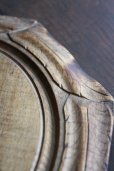 画像3: お買い得　オクトゴナル　ブレッドボード　飾り彫り　径29.5ｃｍ　使い込まれた無垢の木の風合いが素敵　1900年代初期　フランス製 (3)