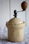 画像2: 1950〜1952年　フランス製　アンティーク　プジョー　コーヒーミル　保存状態の良いGI　アイボリー　刃は完全メンテナンス済の極美 (2)