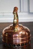 画像2: お買い得　1985年　英国ビンテージ　銅製ケトル (クロム・コイル付）　湯が沸くのが早い優れものです！　1.5リットル　木製ハンドル (2)