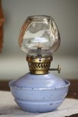 画像1: お買い得　1930年　イギリス製　KELLY　アンティーク　オイルランプ　ウィスタリア色タンク ＆ クリアガラス　点火テスト済　実用品 (1)