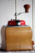 画像4: 希少　1950年代　西ドイツ製　PeDe　優美なライン　大型コーヒーミル　硬質特殊鋼刃の素晴らしい挽き心地　完全メンテナンス済 (4)
