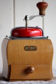 画像1: 希少　1950年代　西ドイツ製　PeDe　優美なライン　大型コーヒーミル　硬質特殊鋼刃の素晴らしい挽き心地　完全メンテナンス済 (1)
