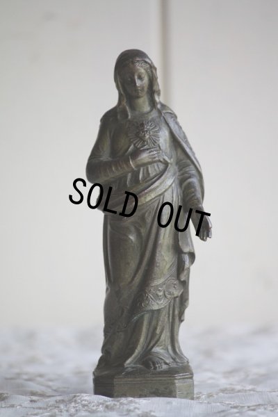 画像3: 美品　1900年代中期　フランス製　ヴィンテージ　小振りな聖母マリア像　「マリアの御心」 金属製　高14.9ｃｍ　242ｇ