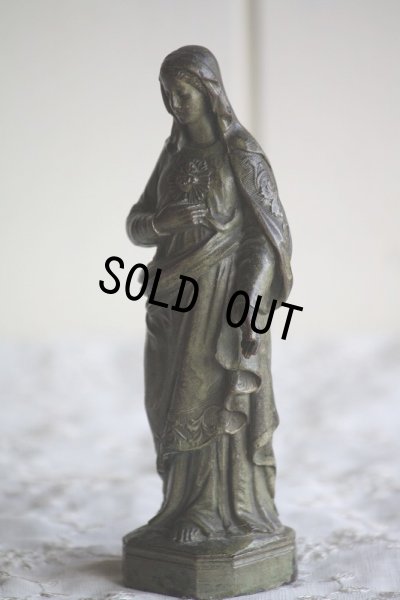 画像4: 美品　1900年代中期　フランス製　ヴィンテージ　小振りな聖母マリア像　「マリアの御心」 金属製　高14.9ｃｍ　242ｇ