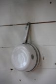 画像4: 1930年代　フランス製　リモージュ　LIMOGES　ALUMINITE　純白磁の美しい片手鍋　最少型サイズ１　直径11.3ｃｍ　全長19.5ｃｍ (4)
