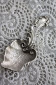 画像2: 極美品　ヴィクトリアン　アンティークシルバー　純銀製　希少リーフ型　キャディスプーン　1850年　英国シェフィールド (2)