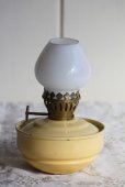 画像3: 1930年代　イギリス製　KELLY　アンティーク　オイルランプ　　ミルクガラス ＆ 淡い黄色のタンク　点火テスト済　実用品  (3)