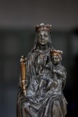画像5: 1900年代初期　フランス製　アンティーク　優しいお顔の聖母マリア像　幼いキリスト　金属製＆木製台座　高20ｃｍ　441ｇ　美品  (5)