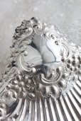 画像4: 大型極美品　見事な透かし＆飾り象嵌　純銀製　シェル・ディッシュトレイ　1910年　英国シェフィールド　アンティークシルバー　24.4ｃｍ　211ｇ (4)