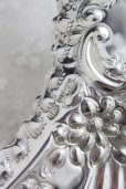 画像5: 大型極美品　見事な透かし＆飾り象嵌　純銀製　シェル・ディッシュトレイ　1910年　英国シェフィールド　アンティークシルバー　24.4ｃｍ　211ｇ (5)