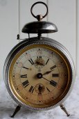 画像1: 完動品　1900年代初期　ドイツ製　アンティーク　ユンハンス　JUNGHANS　初期のヘソ型　機械式目覚まし時計　お勧めの逸品 (1)