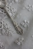 画像2: 希少美品　アンティークシルバー　繊細な透かし　ピアストワーク　純銀製ティースプーン　1899年　英国ロンドン製　11ｃｍ (2)