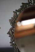 画像2: 美品　1900年代初期　フランス製　アンティーク　大振りの卓上ミラー　真鍮のアールヌーボ象嵌フレーム　高40×30ｃｍ (2)
