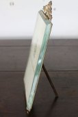 画像3: 美品　1900年代初期　フレンチ・アンティーク　大型ガラス　リボンフォトフレーム　厚い面取りガラスに　リボンモチーフ　高20.0×11.2ｃｍ (3)