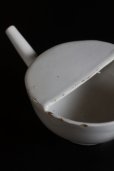 画像3: 美品　1900年代初期　フランス製　軟質陶器白釉薬　アンティーク　細口の珍しいポット　20.0×10.8×H6.6ｃｍ (3)