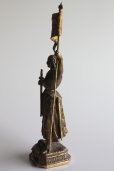 画像3: フランス製　アンティーク　聖女　ジャンヌ・ダルク像　金属製　経年による枯れた金彩古色が素敵です　高22.0ｃｍ　469ｇ (3)