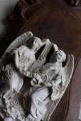 画像3: 1900年代初期　フランス製　アンティーク　天使のレリーフ　オーク材リボンモチーフ＆クロスの象嵌　一部欠け有　26.2cm (3)