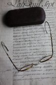 画像4: 1900年代初期　フランス製　アンティーク　状態の良い丸メガネ　眼鏡　実用も可　メタルにセル巻き　革張りケース付属 (4)