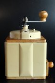 画像2: 1947年〜1960年　フランス製　プジョー　コーヒーミル　カフェオレ色　刃は完全メンテナンス済み極美　細粗挽き自在の実用品 (2)