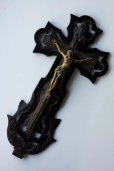 画像3: お勧めの希少な逸品　1800年代後期　フランス製　アンティーク　大型透かし黒木台座古木の十字架　緻密な作りのピューター金彩キリスト像　全高48ｃｍ (3)
