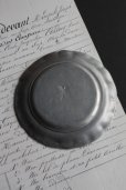 画像3: アンティーク　ピューター　花リムの豆皿　プレート　刻印有り　径 11.6ｃｍ　123g　フランス　1900年代初期製 (3)