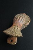 画像4: 1900年代初期　フランス製　アンティーク　貴婦人の手　ハンドクリップ　真鍮の枯れた渋い風合いが素敵です (4)