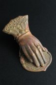 画像1: 1900年代初期　フランス製　アンティーク　貴婦人の手　ハンドクリップ　真鍮の枯れた渋い風合いが素敵です (1)