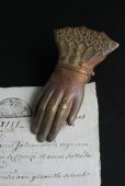 画像3: 1900年代初期　フランス製　アンティーク　貴婦人の手　ハンドクリップ　真鍮の枯れた渋い風合いが素敵です (3)