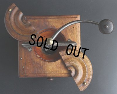 画像8: 希少　特大型　1850〜1930年　フランス製　アンティーク　プジョー　コーヒーミル　T型 クルミ材＆鋳鉄　刃はメンテナンス済の極美