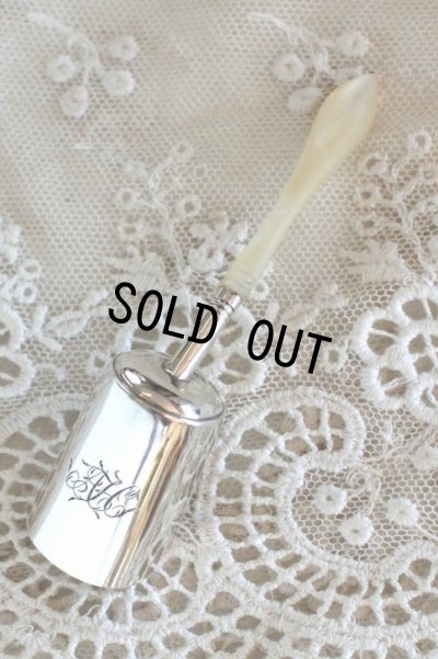 画像2: 1805年 ジョージアン 英国アンティークシルバー 純銀製 金彩 キャディ―スプーン マザーオブパール 白蝶貝ハンドル