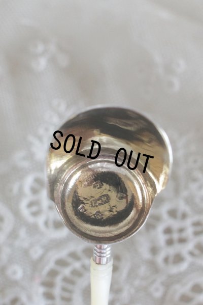 画像5: 1805年 ジョージアン 英国アンティークシルバー 純銀製 金彩 キャディ―スプーン マザーオブパール 白蝶貝ハンドル