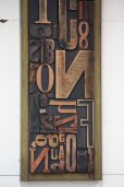 画像5: アンティークアート　木製プリンターブロック オブジェ　大小50個のブロック ＆ 真鍮製金属トレー　全高 ５１ｃｍ　２,３kg (5)