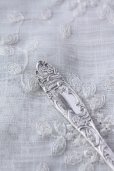 画像4: お買い得　1900年　英国アンティークシルバー　純銀製　小型バターナイフ　アールヌーボ象嵌 ＆ 飾り加工　13.6cm (4)