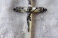 画像4: お勧めの逸品　1900年代初期　フランス製　アンティーク　マザーオブパールのクロス　シルバーのキリスト像　6.7×3.8ｃｍ (4)