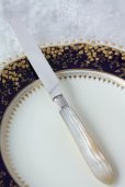 画像2: 極美品　ヴィクトリアン　純銀製　輝くマザーオブパール　大型デザートナイフ　1840年　英国シェフィールド　20.5ｃｍ (2)