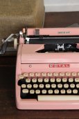画像3: お買い得　完動美品！　ROYAL　ピンク・タイプライター　専用ハードケース ＆ 説明書付　フルセット　1957年　アメリカ製 (3)