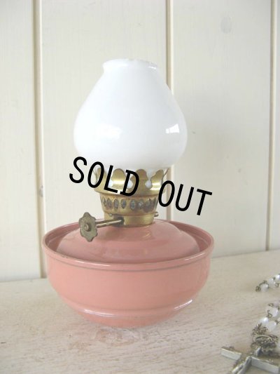 画像1: 最人気★ベイビーピンクにミルクグラスのKELLY アンティーク オイルランプ（1920年代・イギリス製）